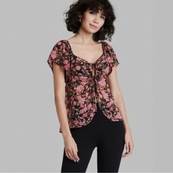 Flutter  Sleeve Fly Away Top -Wild Fable Black Floral tie front - Picture 1 of 9
